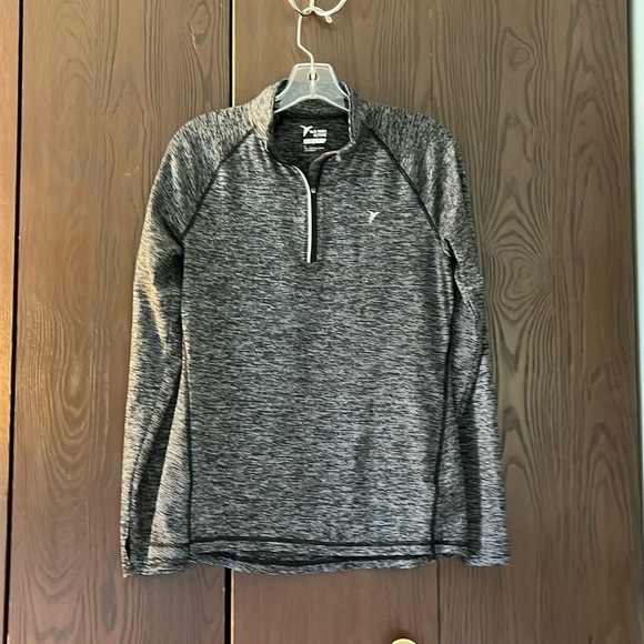 Old Navy active go-dry long sleeved athletic top. Size Medium - Picture 1 of 10